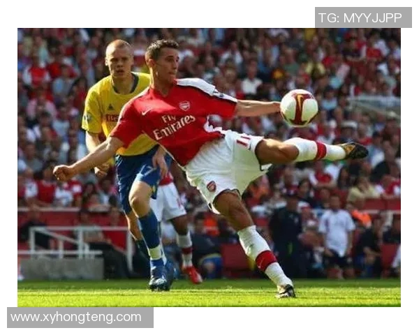 掌握足球射门技巧的关键步骤与实用训练方法分享 掌握足球射门技巧的关键步骤与实用训练方法分享